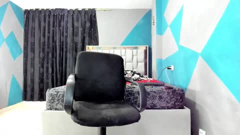 Snapshot of simonkeler chatting on 02-16-25, 02:20 SIMON KELER online show from 02-16-25, 02:20