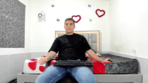 Snapshot of simonkeler chatting on 10-05-25, 11:08 SIMON KELER online show from 10-05-25, 11:08