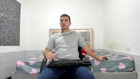 Snapshot of simonkeler chatting on 12-01-25, 09:58 SIMON KELER online show from 12-01-25, 09:58