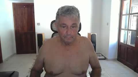 Snapshot of simonthenudist chatting on 09-11-25, 08:58 Simon online show from 09-11-25, 08:58