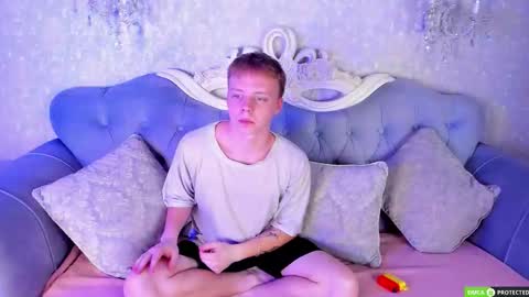 Snapshot of simonwarner chatting on 11-30-25, 09:02 Simon online show from 11-30-25, 09:02