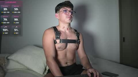 Snapshot of simoon_01 chatting on 02-14-26, 05:15 SIMOON online show from 02-14-26, 05:15