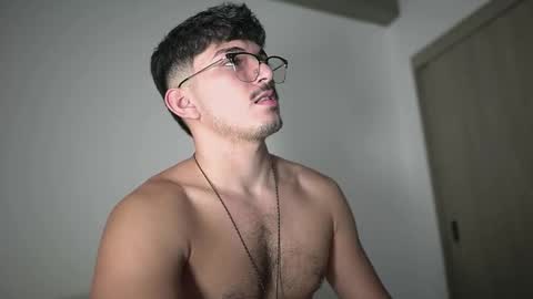 Snapshot of simoon_01 chatting on 03-12-26, 06:47 SIMOON online show from 03-12-26, 06:47