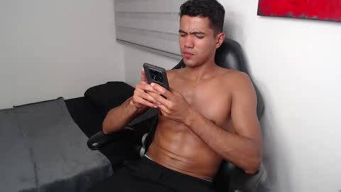 Snapshot of simple_guyy chatting on 02-03-26, 06:40 Andrey online show from 02-03-26, 06:40