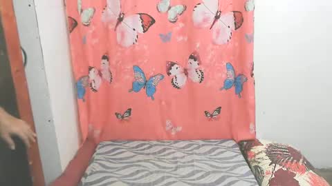 Snapshot of simpleladie15 chatting on 12-16-24, 07:04 marisweet online show from 12-16-24, 07:04