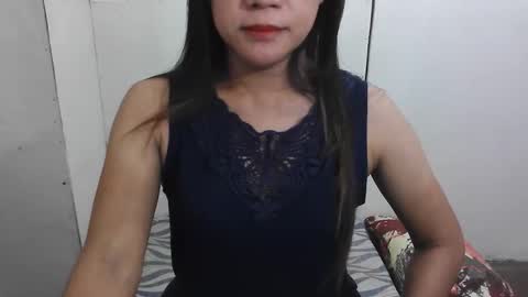 Snapshot of simpleladie15 chatting on 12-18-25, 06:52 marisweet online show from 12-18-25, 06:52