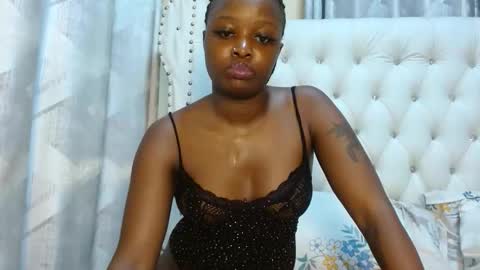 Snapshot of simply_eve1 chatting on 10-18-25, 01:08 simply_eve1 online show from 10-18-25, 01:08