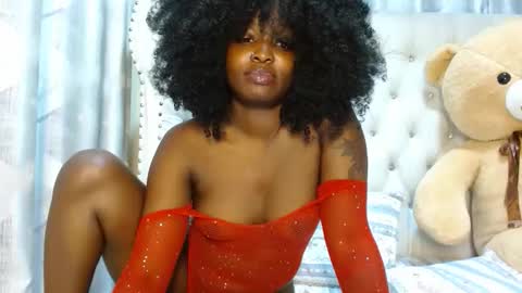 Snapshot of simply_eve1 chatting on 10-28-25, 01:53 simply_eve1 online show from 10-28-25, 01:53