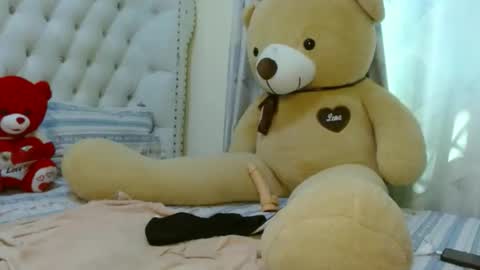 simply_eve1 online show from 04-24-26, 07:33