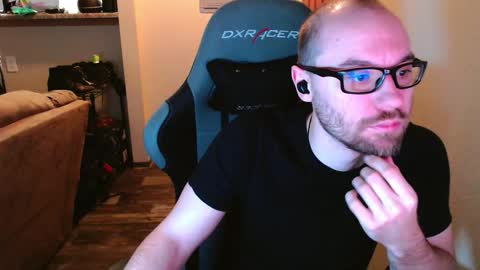 Husky Dad online show from 12-21-25, 02:08