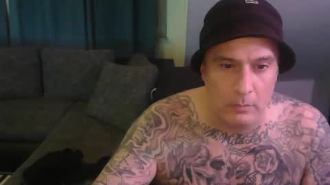 sinalco1975 online show from 11-16-25, 03:01