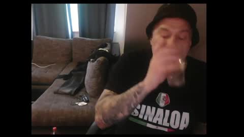 Snapshot of sinalco1975 chatting on 05-05-26, 05:04 sinalco1975 online show from 05-05-26, 05:04