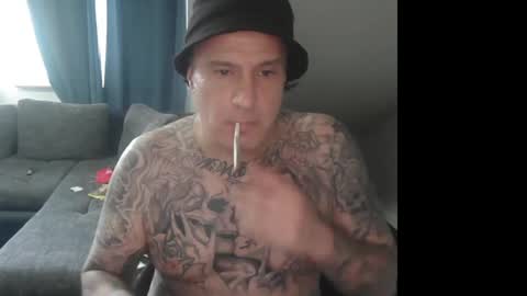 Snapshot of sinalco1975 chatting on 05-27-26, 04:42 sinalco1975 online show from 05-27-26, 04:42