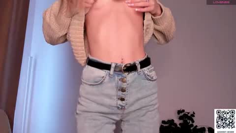 Naomi online show from 09-18-25, 11:23