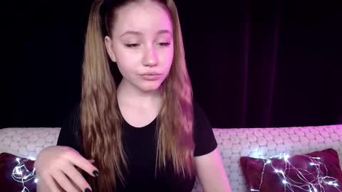 Snapshot of sindiwatsoon chatting on 12-14-24, 03:15 Sindi online show from 12-14-24, 03:15