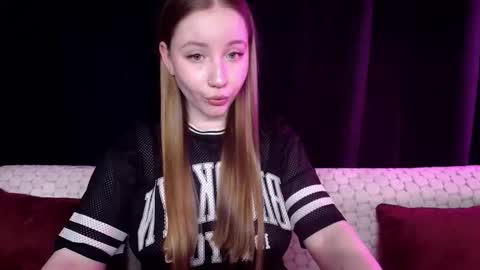 Snapshot of sindiwatsoon chatting on 12-22-24, 12:49 Sindi online show from 12-22-24, 12:49