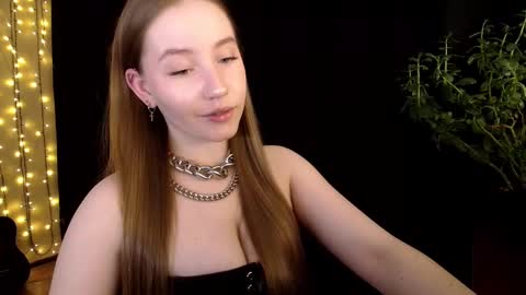 Snapshot of sindiwatsoon chatting on 09-17-25, 01:35 Sindi online show from 09-17-25, 01:35