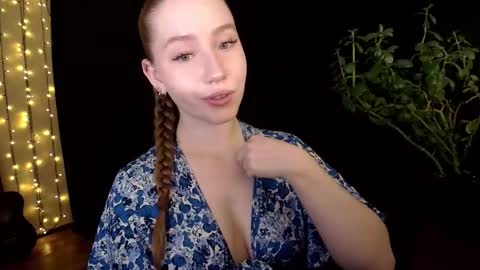 Snapshot of sindiwatsoon chatting on 10-17-25, 01:46 Sindi online show from 10-17-25, 01:46