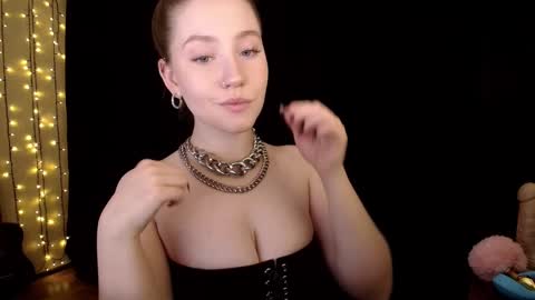 Snapshot of sindiwatsoon chatting on 11-10-25, 05:23 Sindi online show from 11-10-25, 05:23