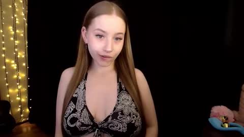 Snapshot of sindiwatsoon chatting on 11-20-25, 03:23 Sindi online show from 11-20-25, 03:23