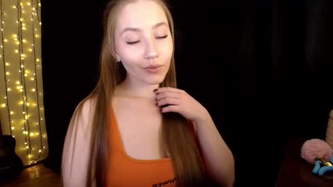 Snapshot of sindiwatsoon chatting on 11-28-25, 12:41 Sindi online show from 11-28-25, 12:41