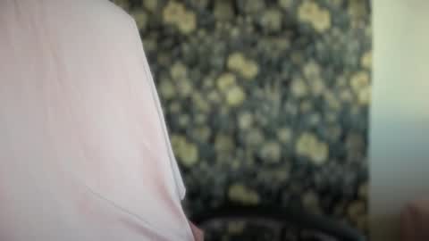 Sindra online show from 12-17-25, 10:16