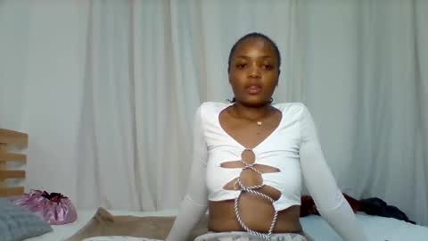 Snapshot of sinfulaura chatting on 05-27-26, 09:01 Ebony Vixen online show from 05-27-26, 09:01