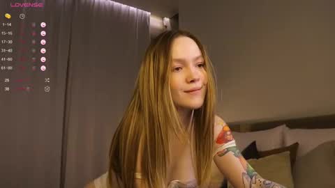 Snapshot of sinfulsmile_ chatting on 03-02-25, 06:19 Ivy online show from 03-02-25, 06:19