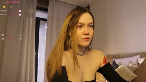 Snapshot of sinfulsmile_ chatting on 03-04-25, 02:06 Ivy online show from 03-04-25, 02:06