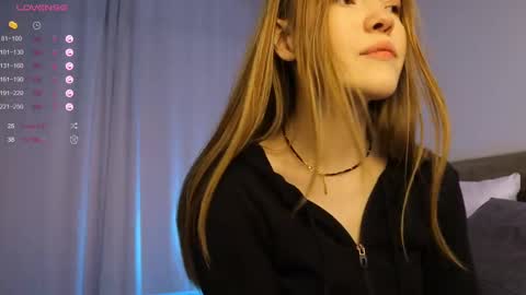 Snapshot of sinfulsmile_ chatting on 03-12-25, 07:24 Ivy online show from 03-12-25, 07:24