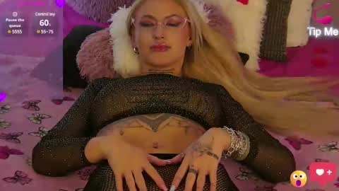 Snapshot of sinners_muse chatting on 02-24-25, 09:10 Sinners Muse online show from 02-24-25, 09:10