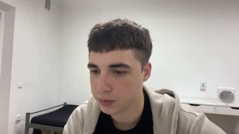 Snapshot of sinnglesexsex chatting on 10-20-25, 06:30 Dan online show from 10-20-25, 06:30