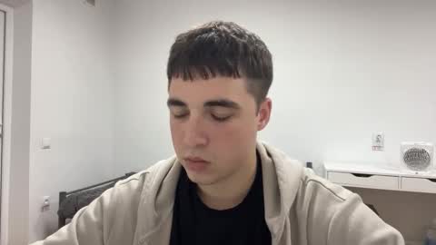 Snapshot of sinnglesexsex chatting on 10-21-25, 06:19 Dan online show from 10-21-25, 06:19