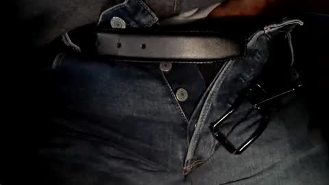 Alex online show from 10-26-25, 05:46