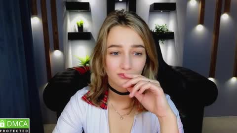Snapshot of sinty_noria chatting on 12-24-24, 04:22 Sinty Noria online show from 12-24-24, 04:22
