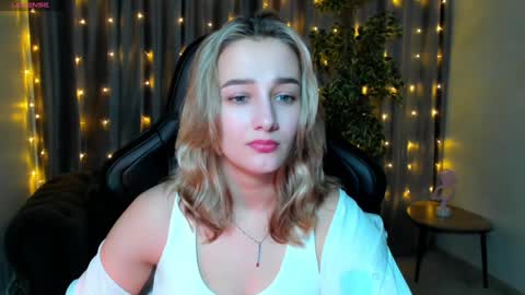 Snapshot of sinty_noria chatting on 01-16-25, 11:37 Sinty Noria online show from 01-16-25, 11:37