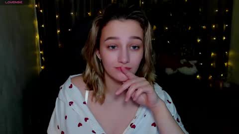 Snapshot of sinty_noria chatting on 02-11-25, 04:33 Sinty Noria online show from 02-11-25, 04:33