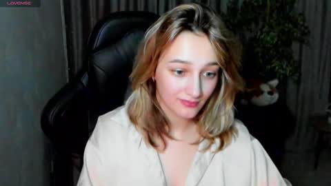 Snapshot of sinty_noria chatting on 02-19-25, 07:50 Sinty Noria online show from 02-19-25, 07:50