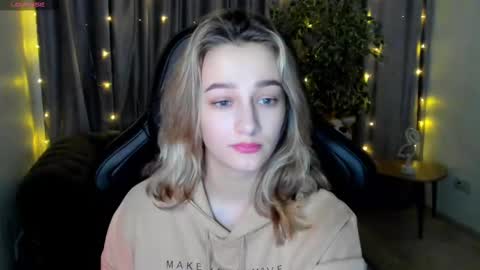 Snapshot of sinty_noria chatting on 02-27-25, 07:55 Sinty Noria online show from 02-27-25, 07:55