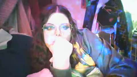 Siofra online show from 02-17-25, 02:53