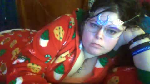 Siofra online show from 12-16-25, 08:08