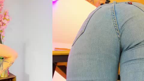 Snapshot of siouxsie_cenobite chatting on 09-17-25, 11:01 Siouxsie online show from 09-17-25, 11:01