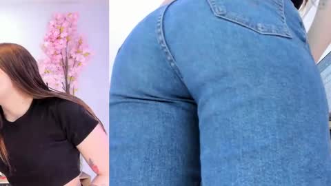 Snapshot of siouxsie_cenobite chatting on 09-30-25, 11:26 Siouxsie online show from 09-30-25, 11:26