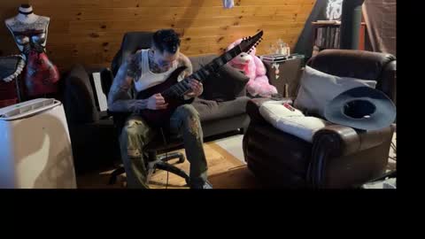 Snapshot of siphonophorstrings chatting on 09-22-25, 12:56 Dustbunnyfoofoo online show from 09-22-25, 12:56