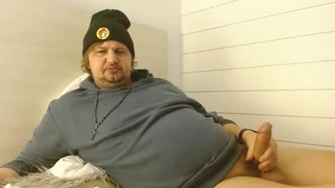 Snapshot of sirchrisx9 chatting on 12-17-25, 01:28 SirChrisx9 online show from 12-17-25, 01:28