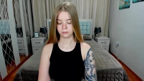 SirenaBloom online show from 06-10-26, 04:34