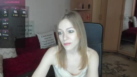 Snapshot of sirenasilk chatting on 05-05-26, 08:33 sirenasilk online show from 05-05-26, 08:33