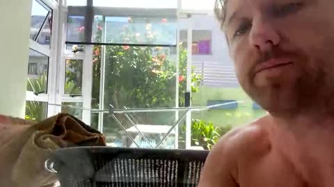 Giovanni online show from 03-10-25, 09:43