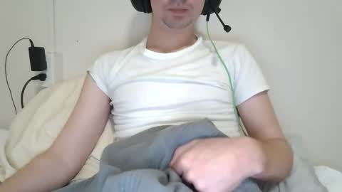 Snapshot of siriuscorvus chatting on 06-06-26, 04:39 siriuscorvus online show from 06-06-26, 04:39