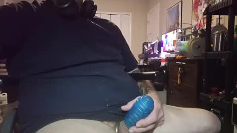 Snapshot of sirlancealot10011 chatting on 12-21-25, 07:26 steve online show from 12-21-25, 07:26